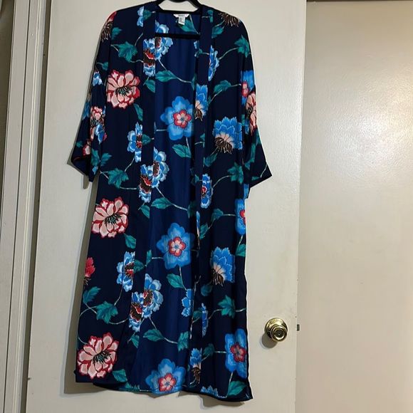 Forever 21 Sweaters - Forever 21 floral duster